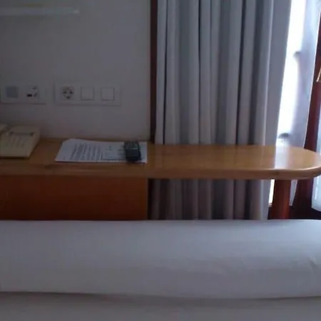 Hotel La Plaza I 2*