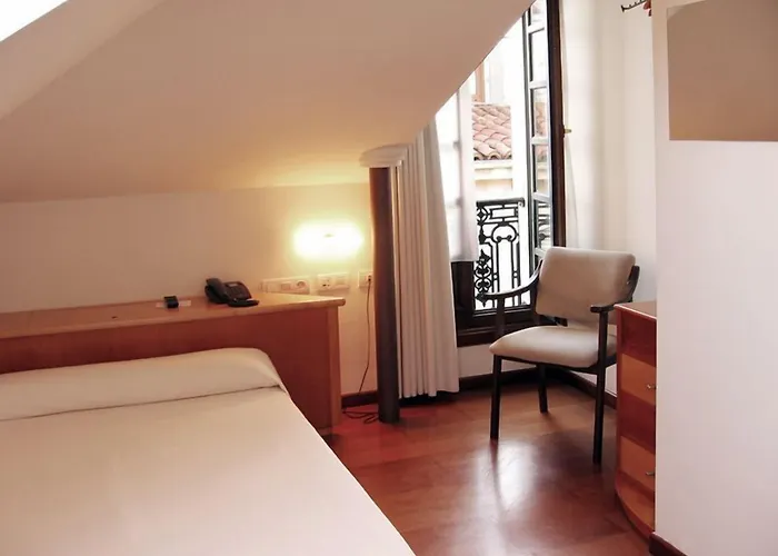 Hotel La Plaza I Luanco