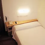 Hotel La Plaza I 2*