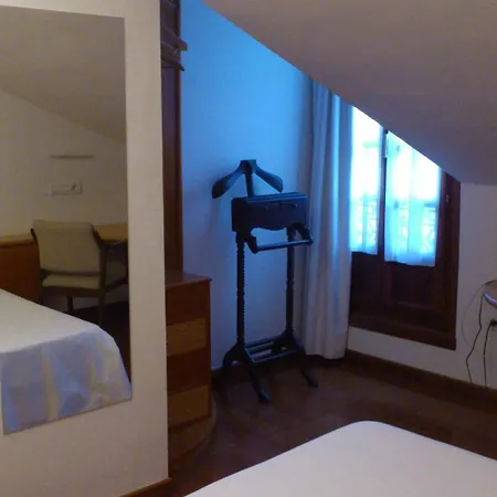 Hotel La Plaza I Luanco