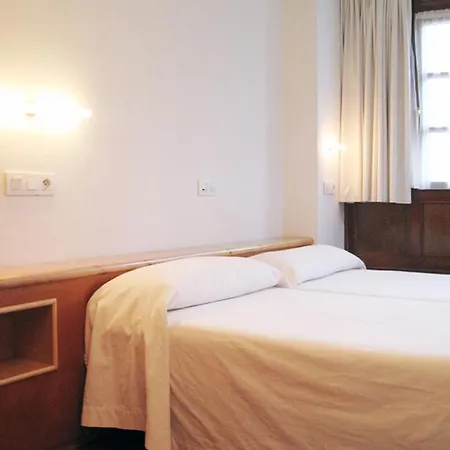 Hotel La Plaza I Luanco